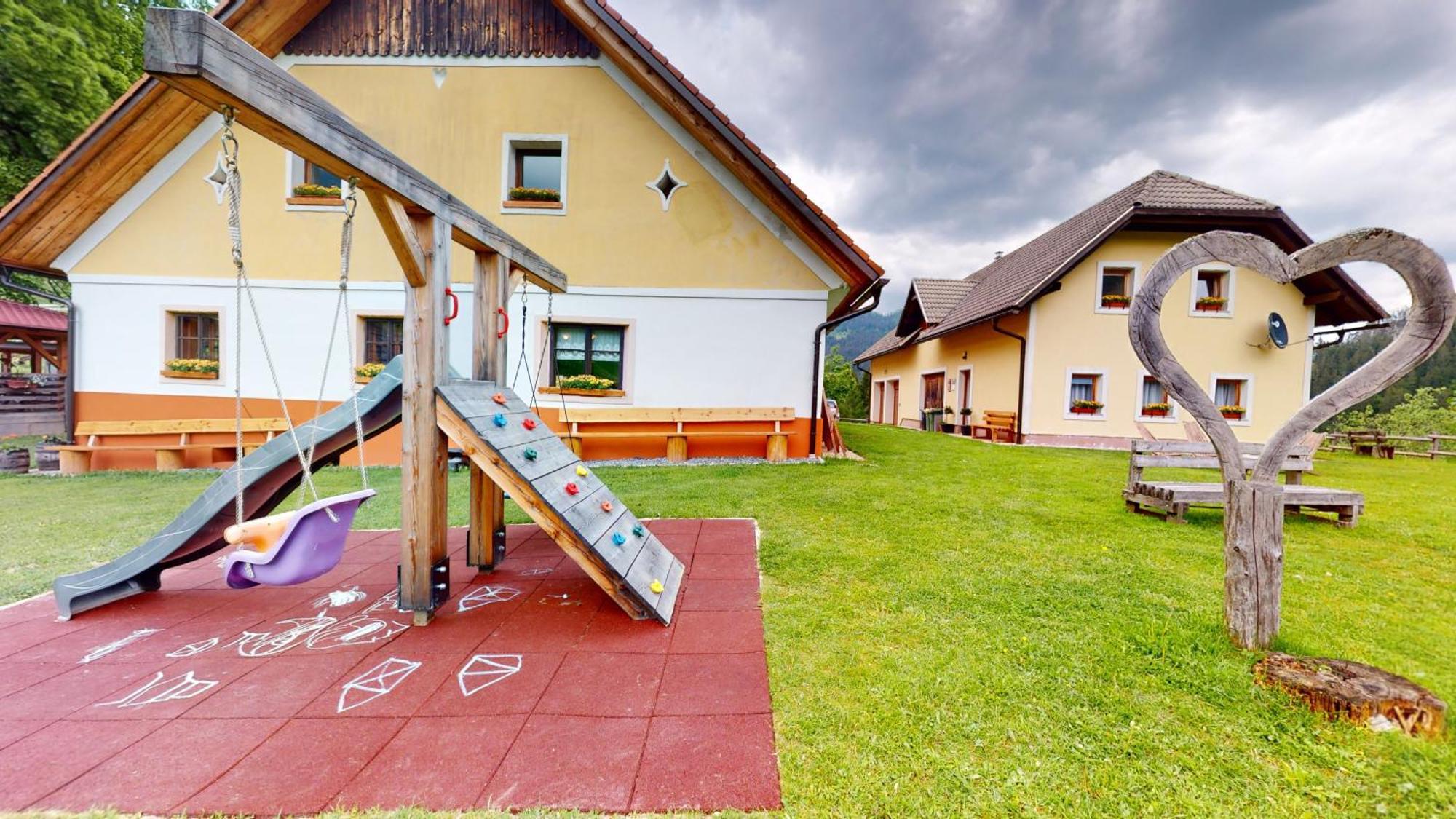 Tourist Farm Gradisnik Apartment Solcava Exterior photo